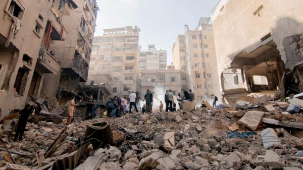 Zerstörte Wohnhäuser nach israelischen Luftangriffen auf Libanons Hauptstadt Beirut, 11.10.2024 (IMAGO / Middle East Images) Zerstörte Wohnhäuser nach israelischen Luftangriffen auf Libanons Hauptstadt Beirut, 11.10.2024 (IMAGO / Middle East Images)